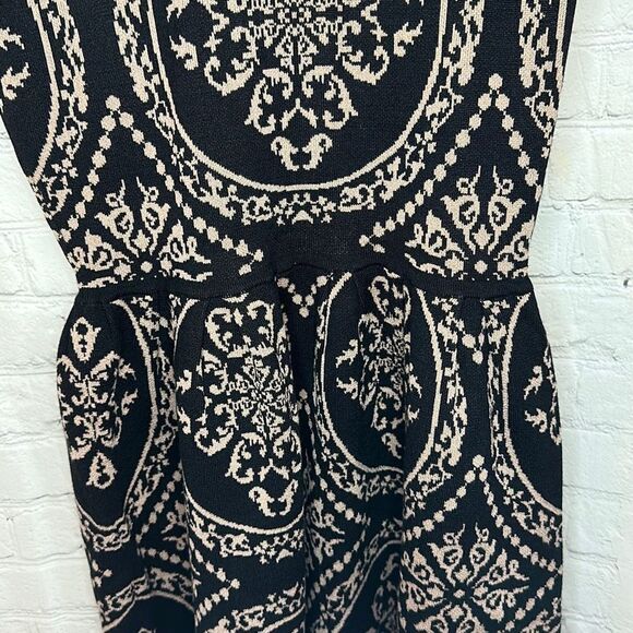 Romeo and Juliet Couture Black And Tan Sweater Dress Women’s Size Medium NEW - Picture 3 of 7